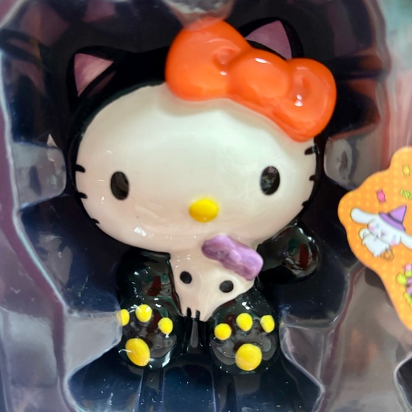 Hello Kitty Halloween Trick or Treaters - Picture 8 of 8